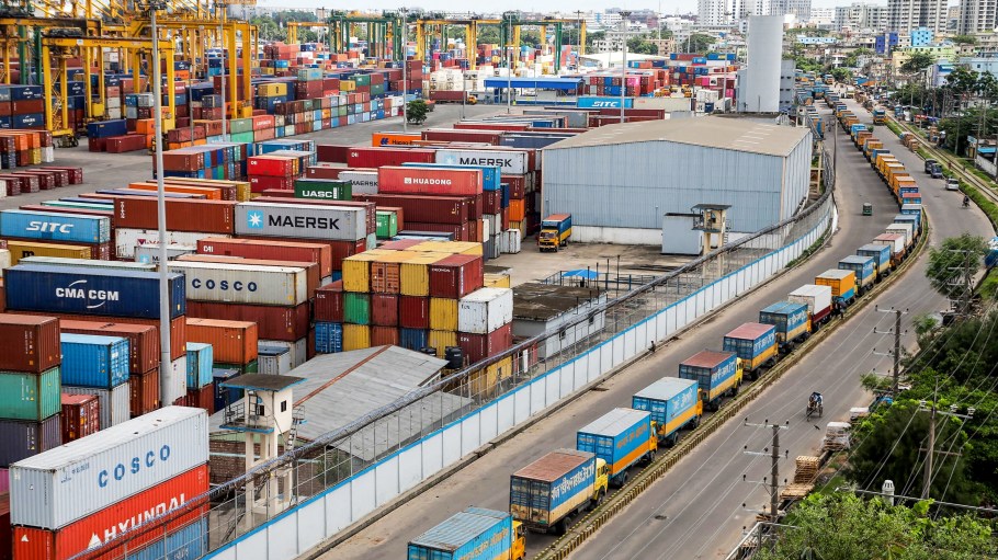 Chattogram’s ongoing port disruptions have pushed the port’s customs house to form a dedicated auction committee Tuesday, in hopes of alleviating more container congestion.
